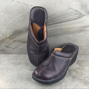Born Pebbled Leather Slip on Clogs Size 8